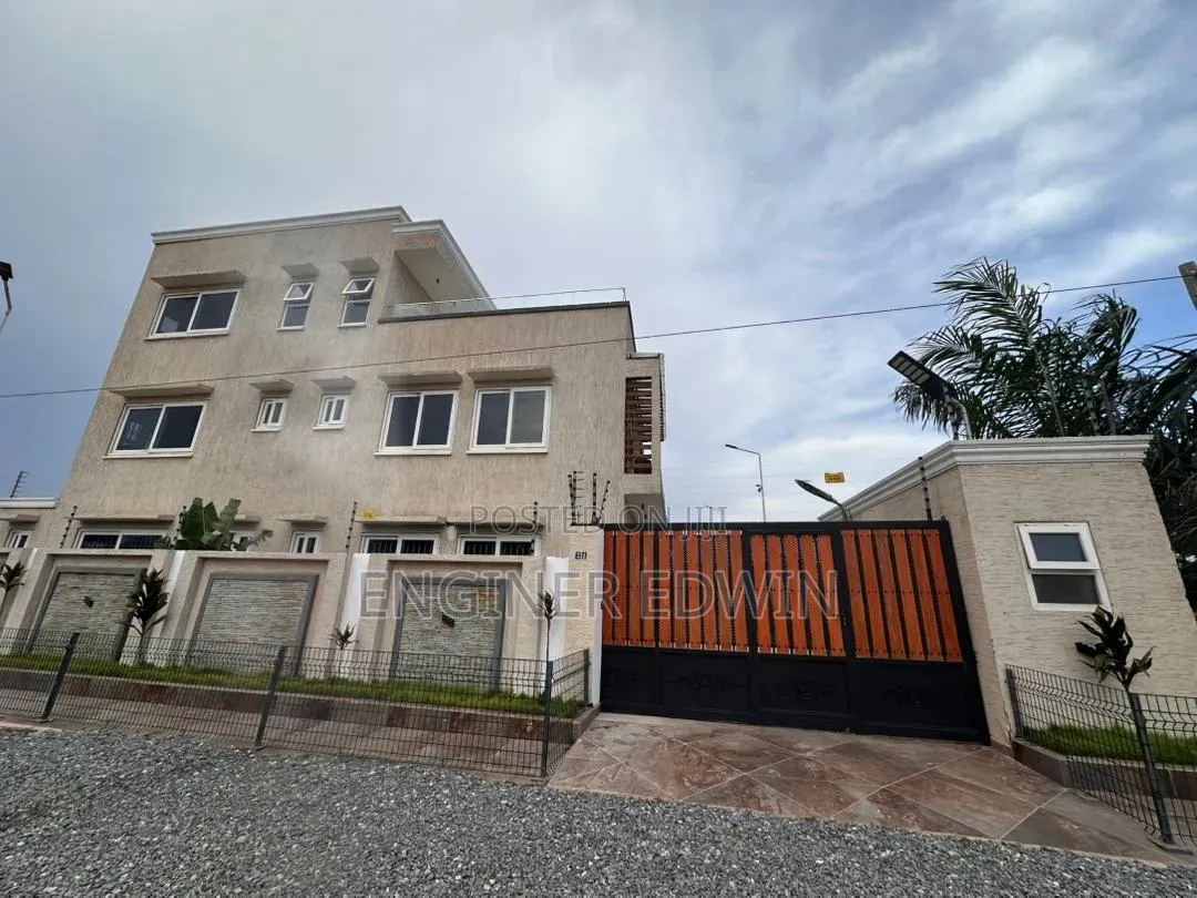 4bdrm Townhouse/Terrace in Burma Camp for sale