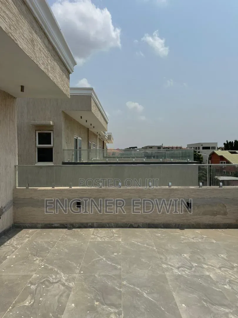 4bdrm Townhouse/Terrace in Burma Camp for sale