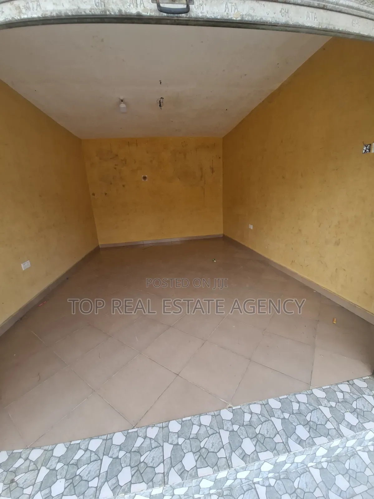 Shop at Dome for Rent