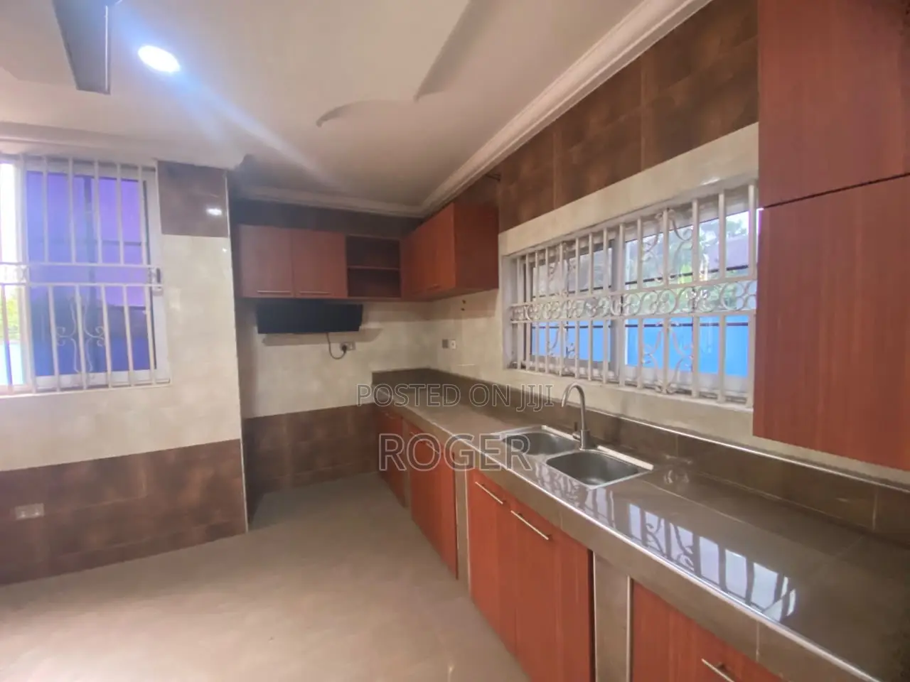 5bdrm House in Haatso for sale