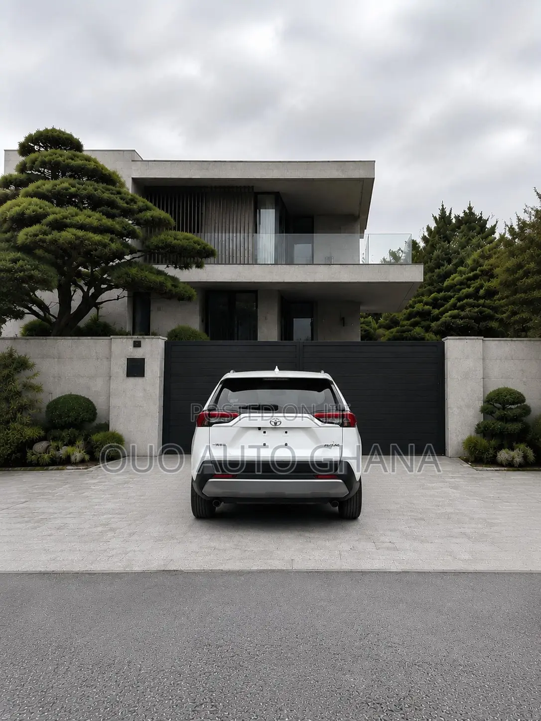 Toyota RAV4 2024 White