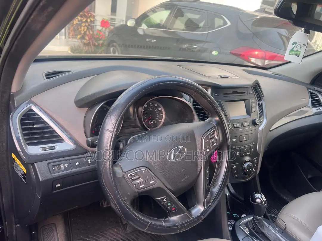 Hyundai Santa Fe 2014 Black