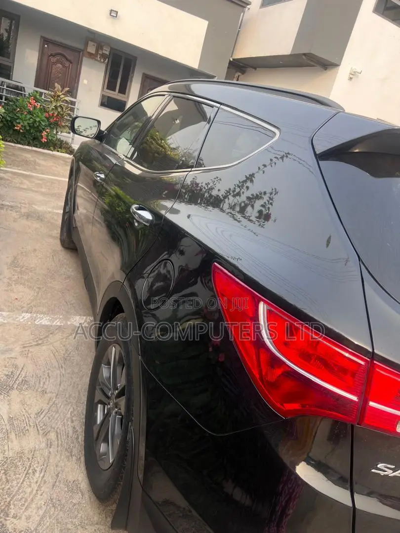 Hyundai Santa Fe 2014 Black