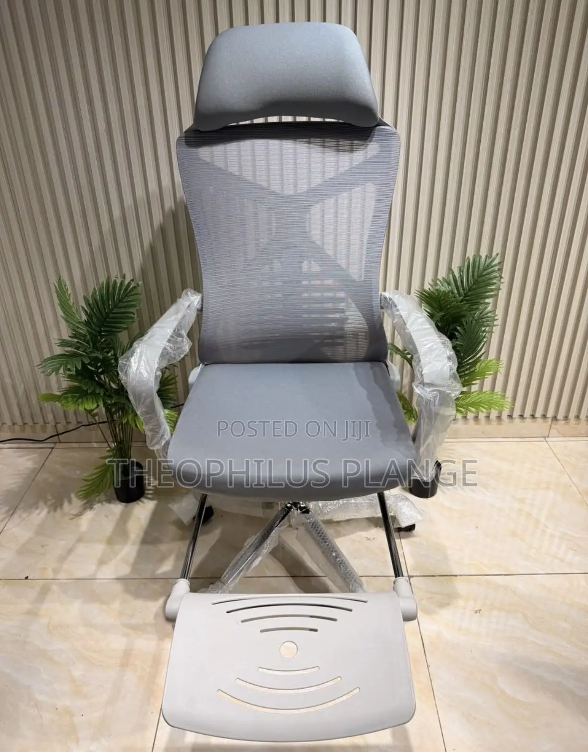 High Back Ergonomic Office Chair With Leg Rest