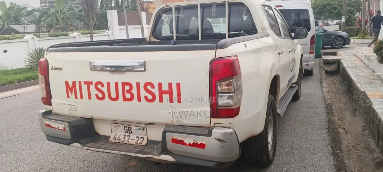 Mitsubishi L200 2022 White