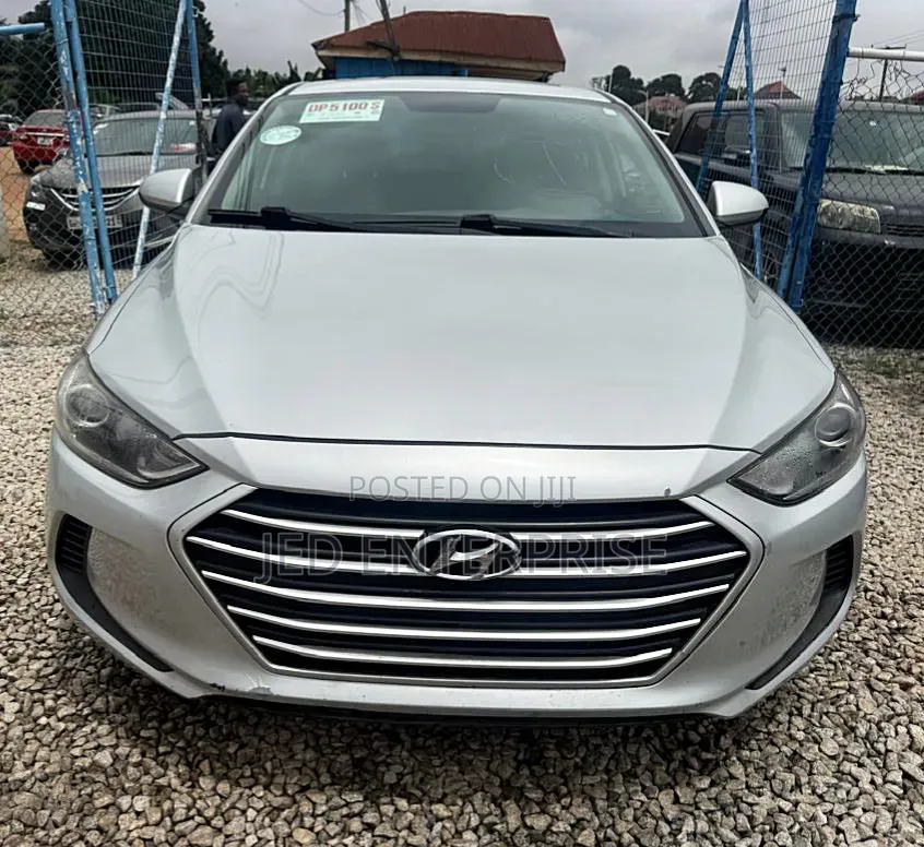 Hyundai Elantra 2017 Silver