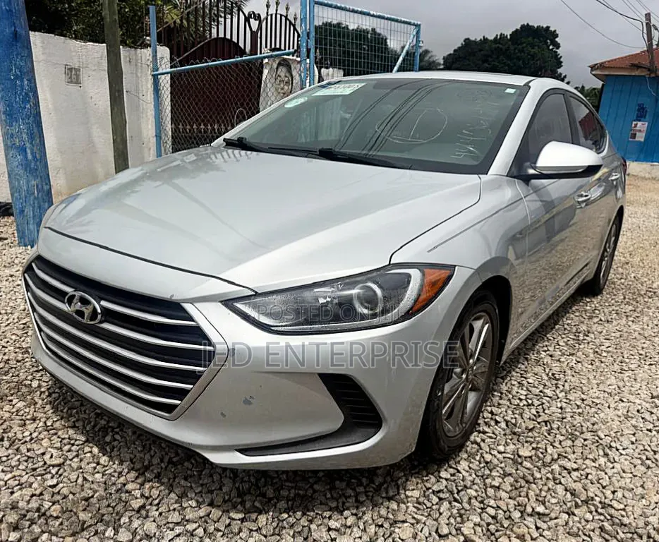 Hyundai Elantra 2017 Silver