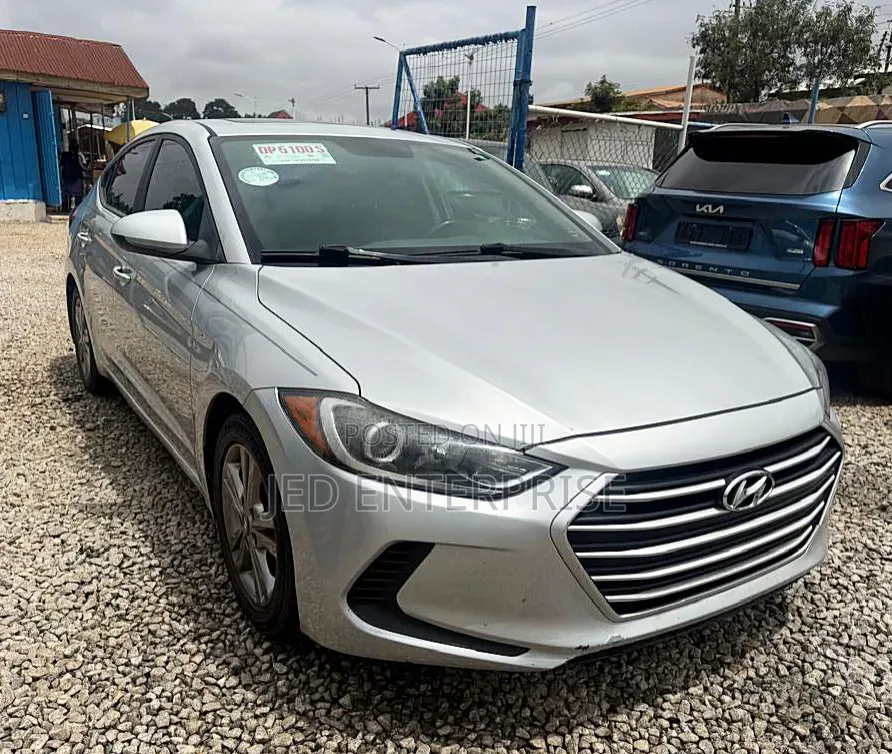 Hyundai Elantra 2017 Silver