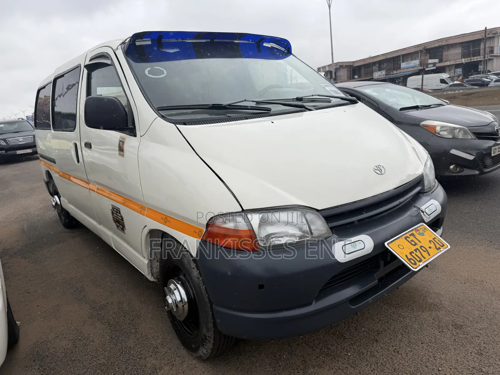 Toyota HiAce 2004 White