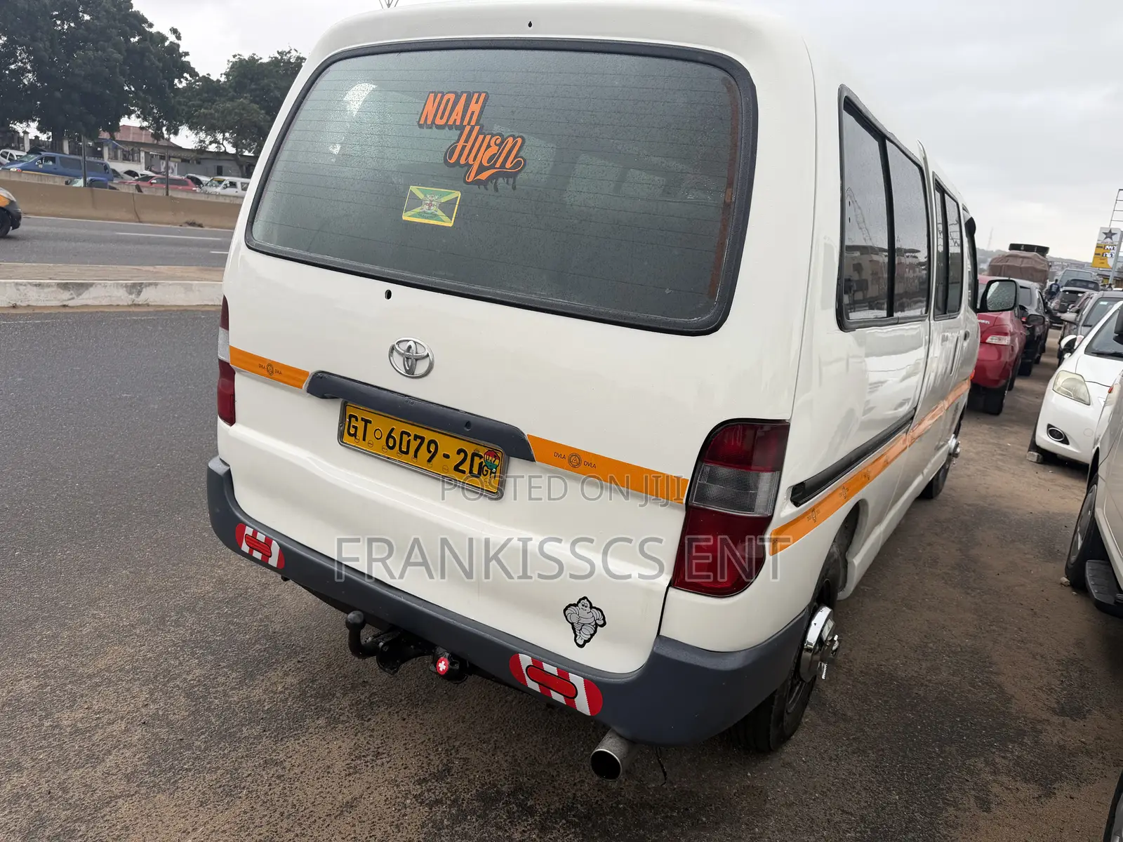 Toyota HiAce 2004 White