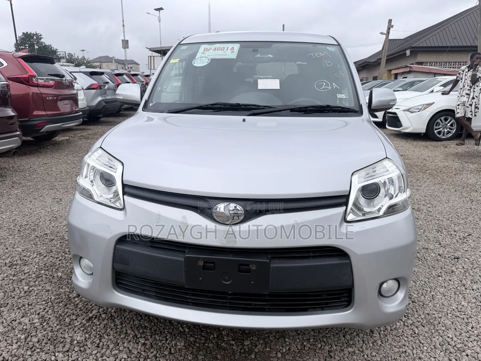 Toyota Sienta 2013 Silver