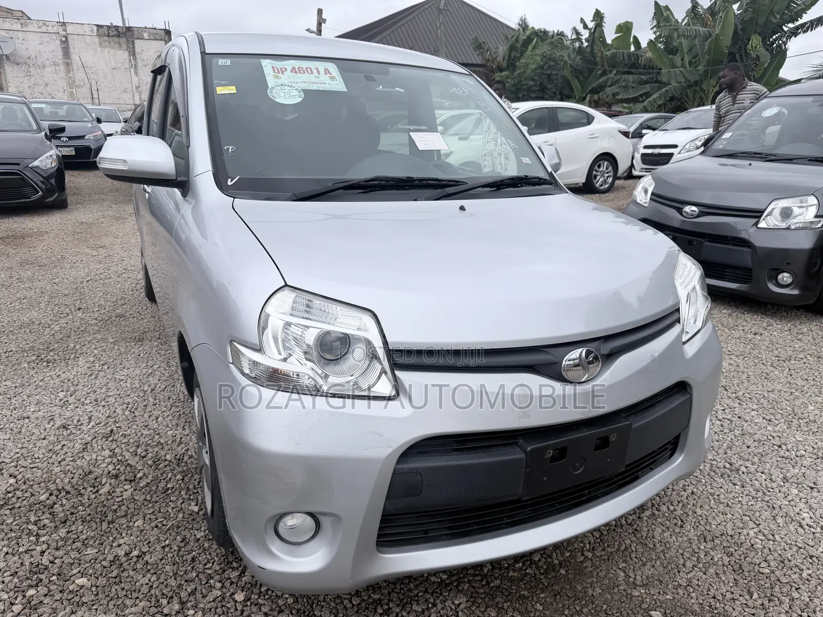 Toyota Sienta 2013 Silver