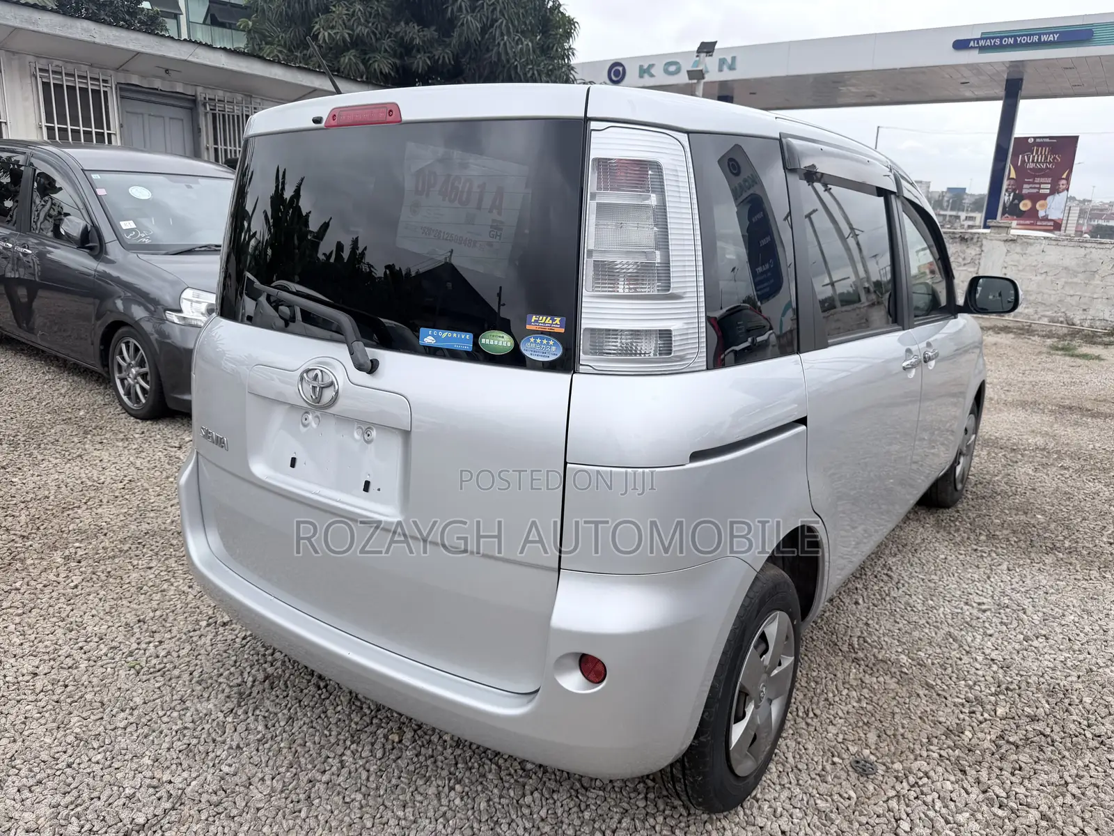 Toyota Sienta 2013 Silver