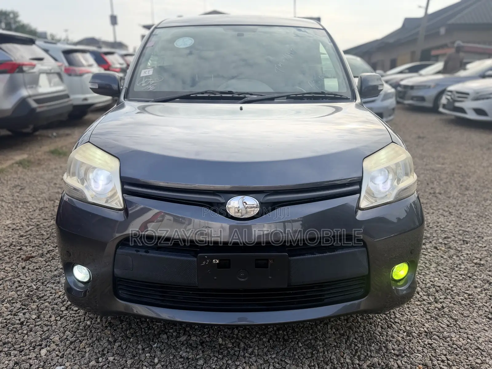 Toyota Sienta 2012 Gray