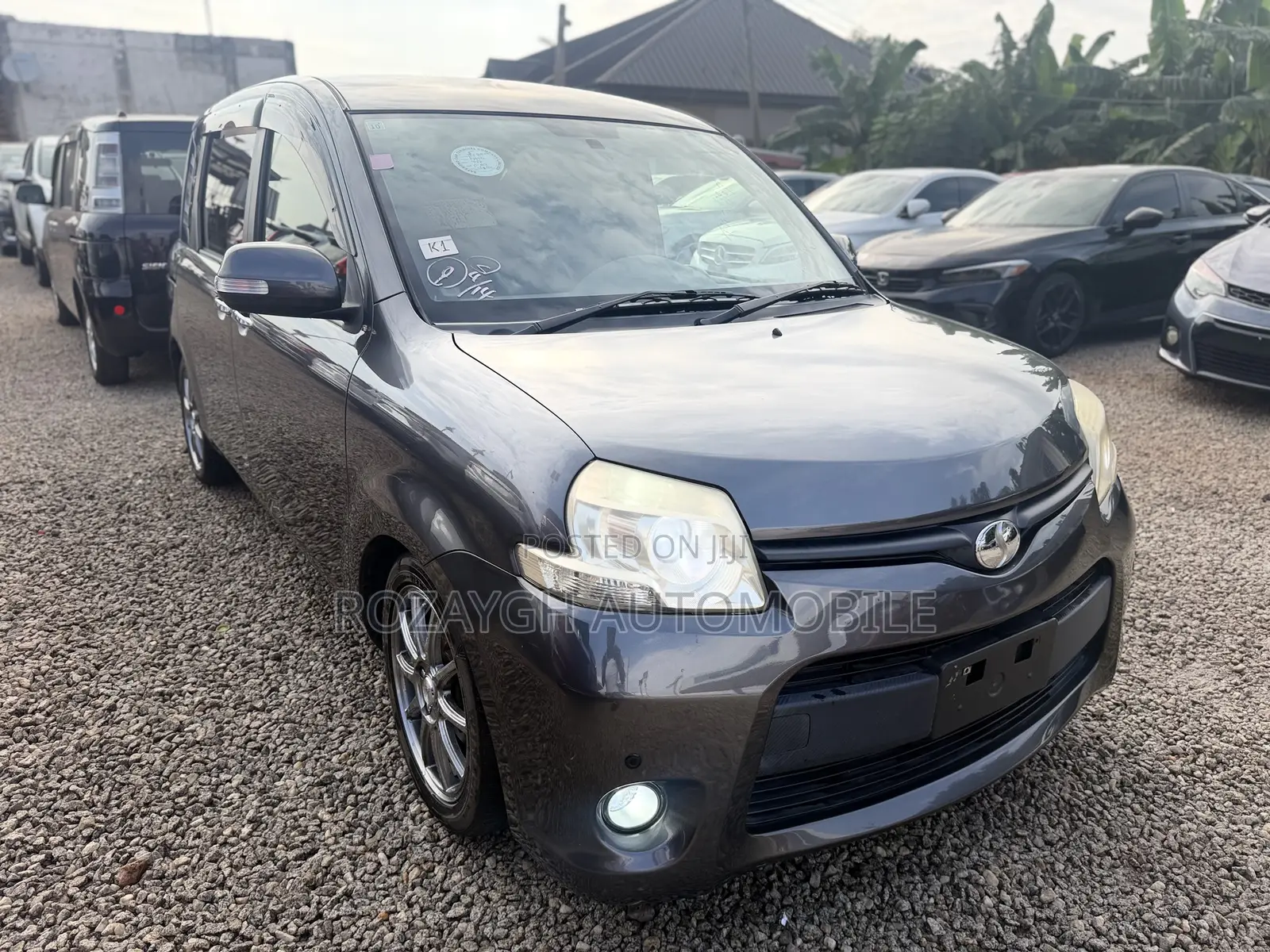 Toyota Sienta 2012 Gray
