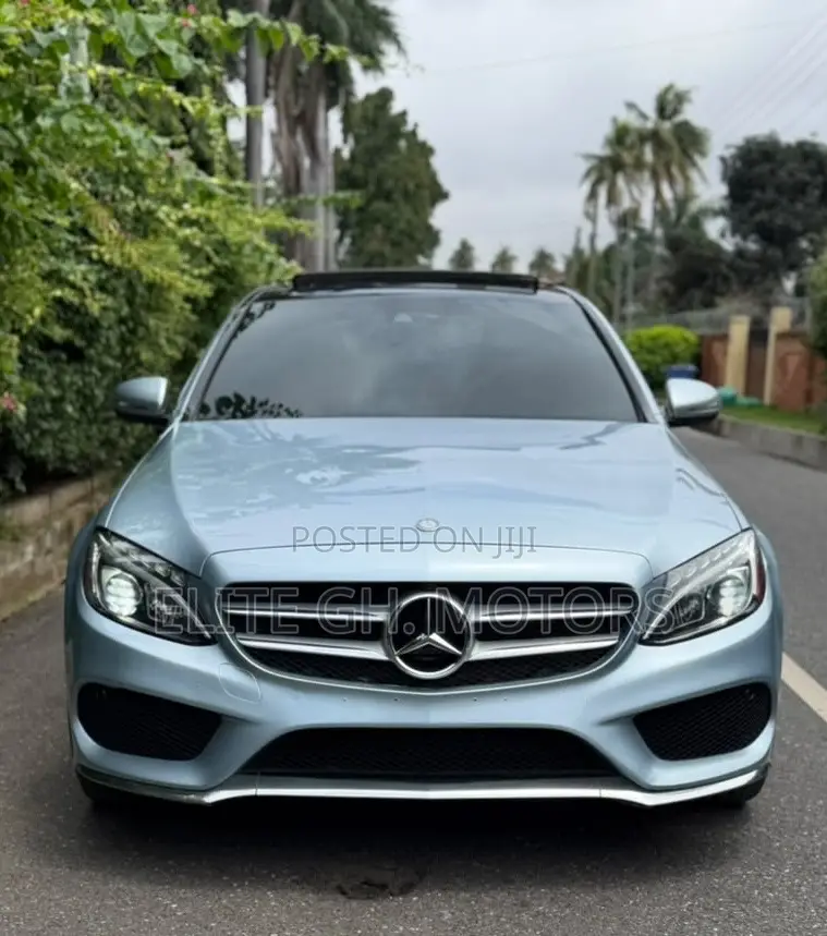 Mercedes-Benz C300 2018 Beige