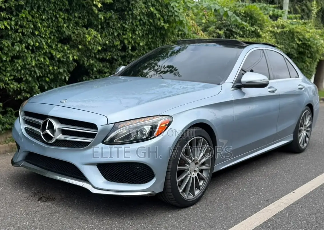 Mercedes-Benz C300 2018 Beige