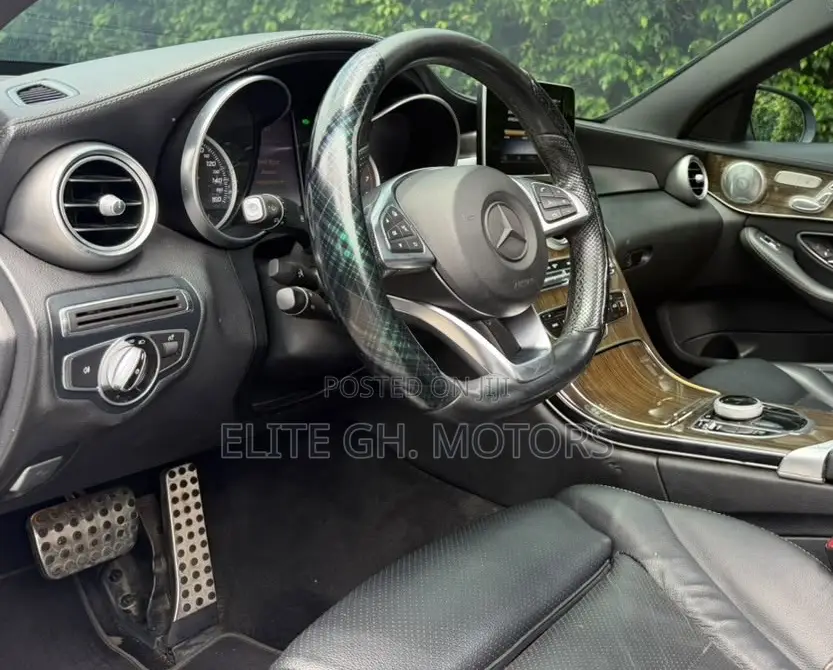 Mercedes-Benz C300 2018 Beige