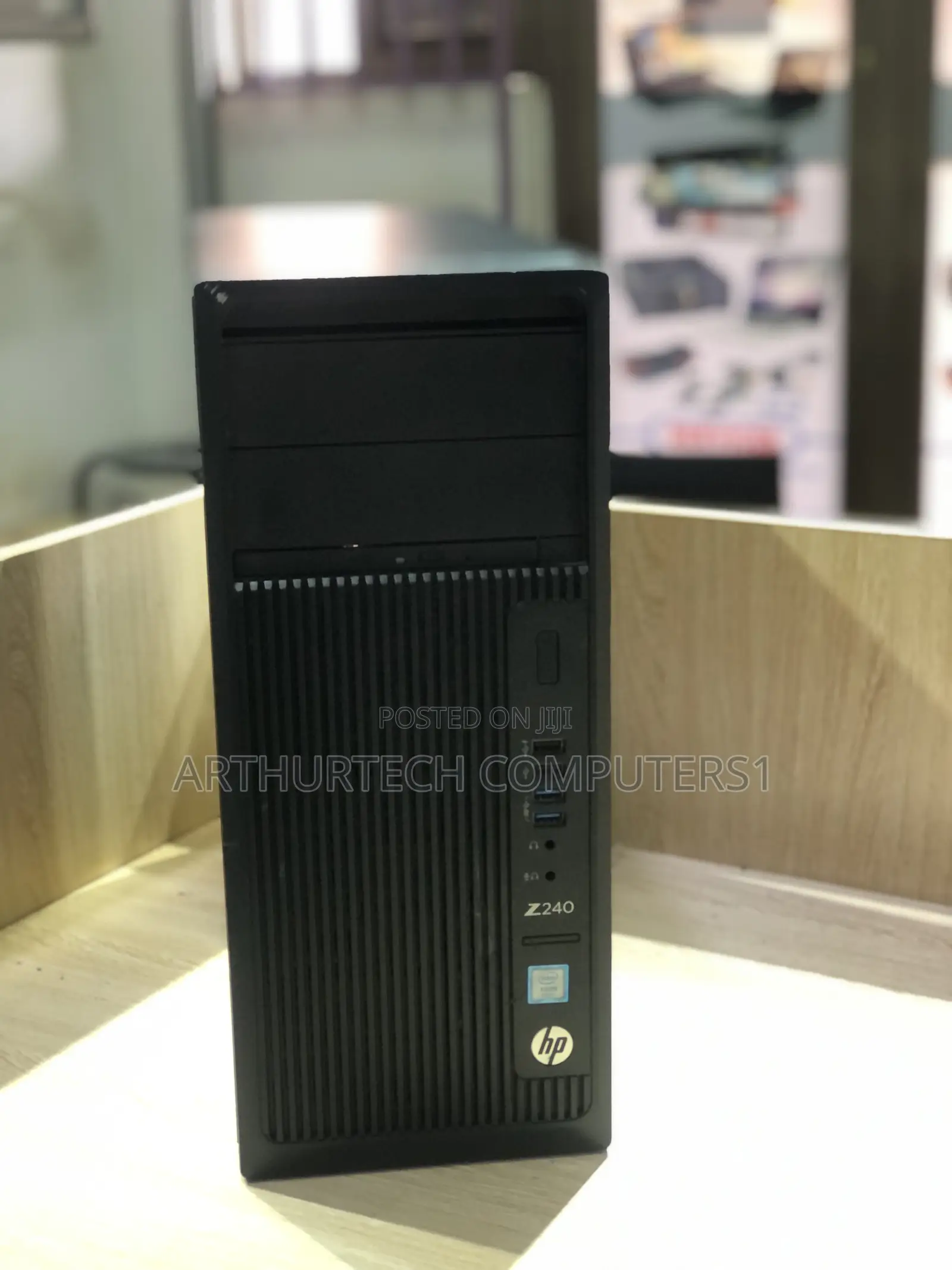 Desktop Computer HP Z240 8GB Intel Xeon HDD 500GB