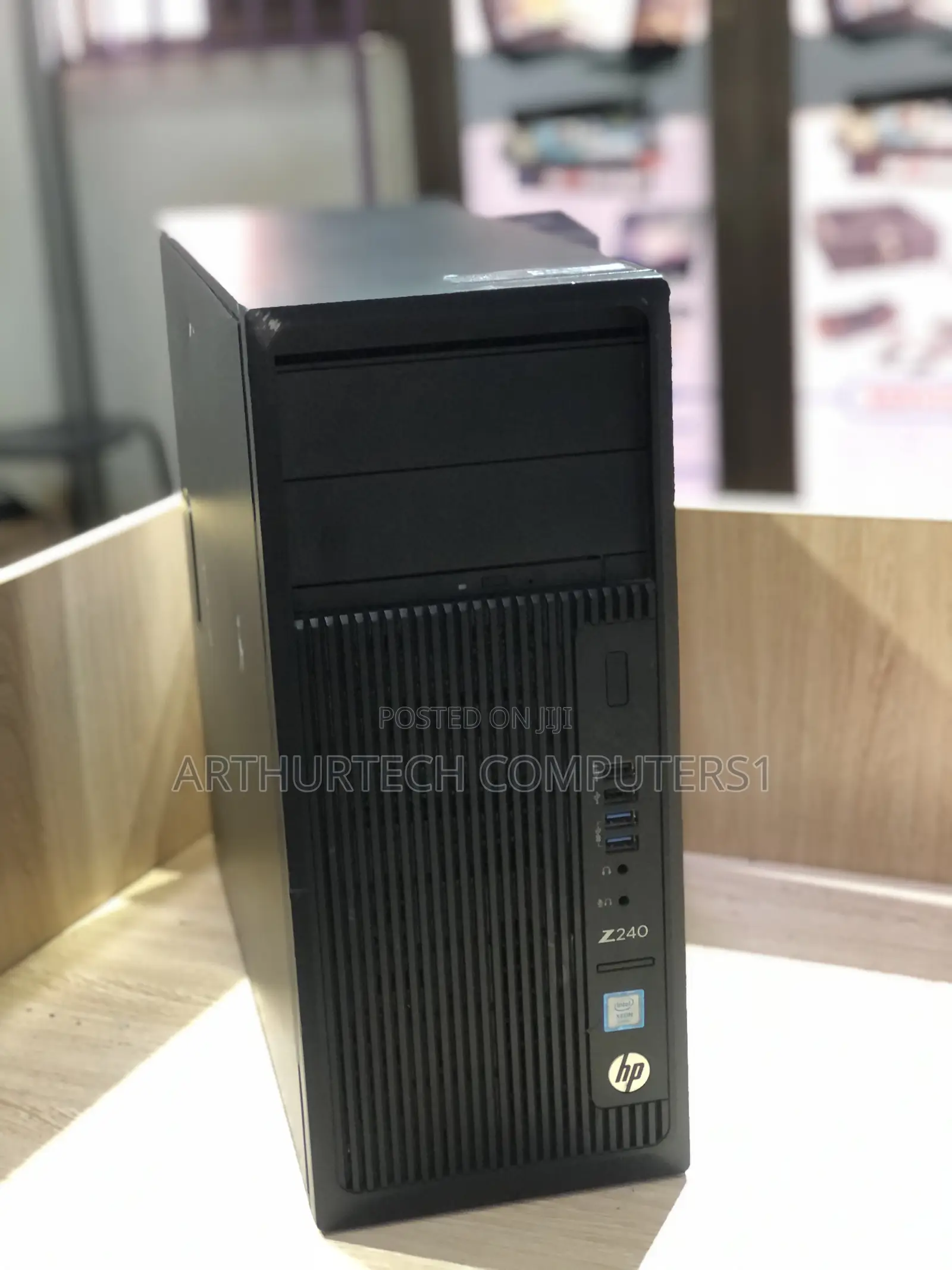 Desktop Computer HP Z240 8GB Intel Xeon HDD 500GB