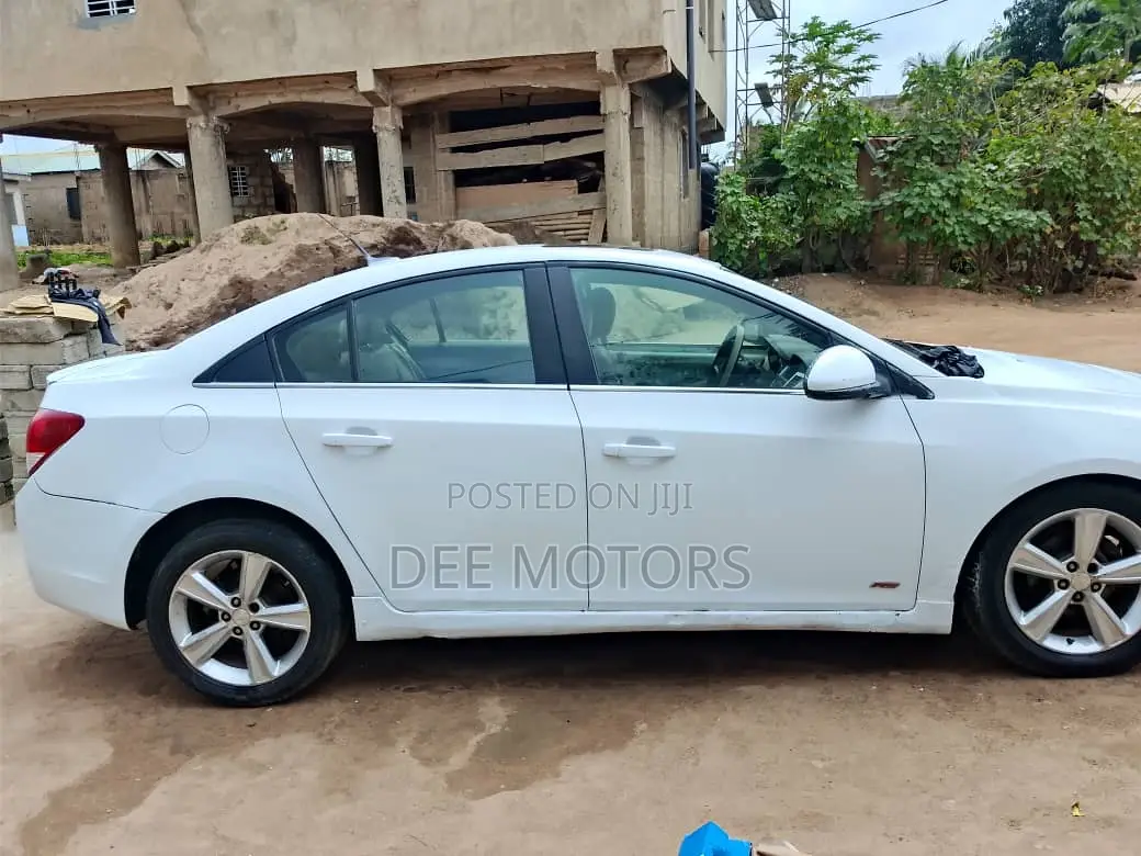 Chevrolet Cruze 2014 White