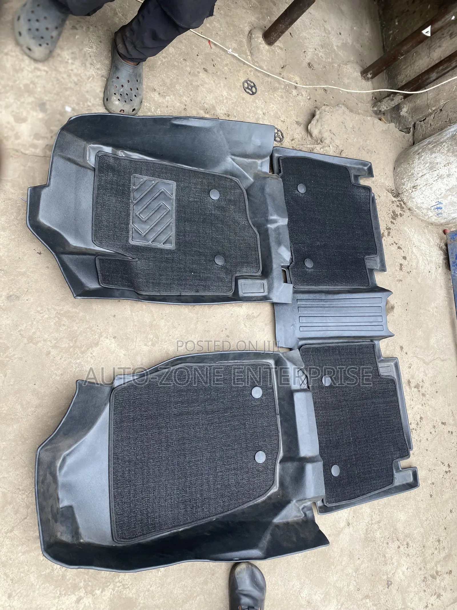 Toyota RAV4 2016 D Floor Mats/Floor Carpet