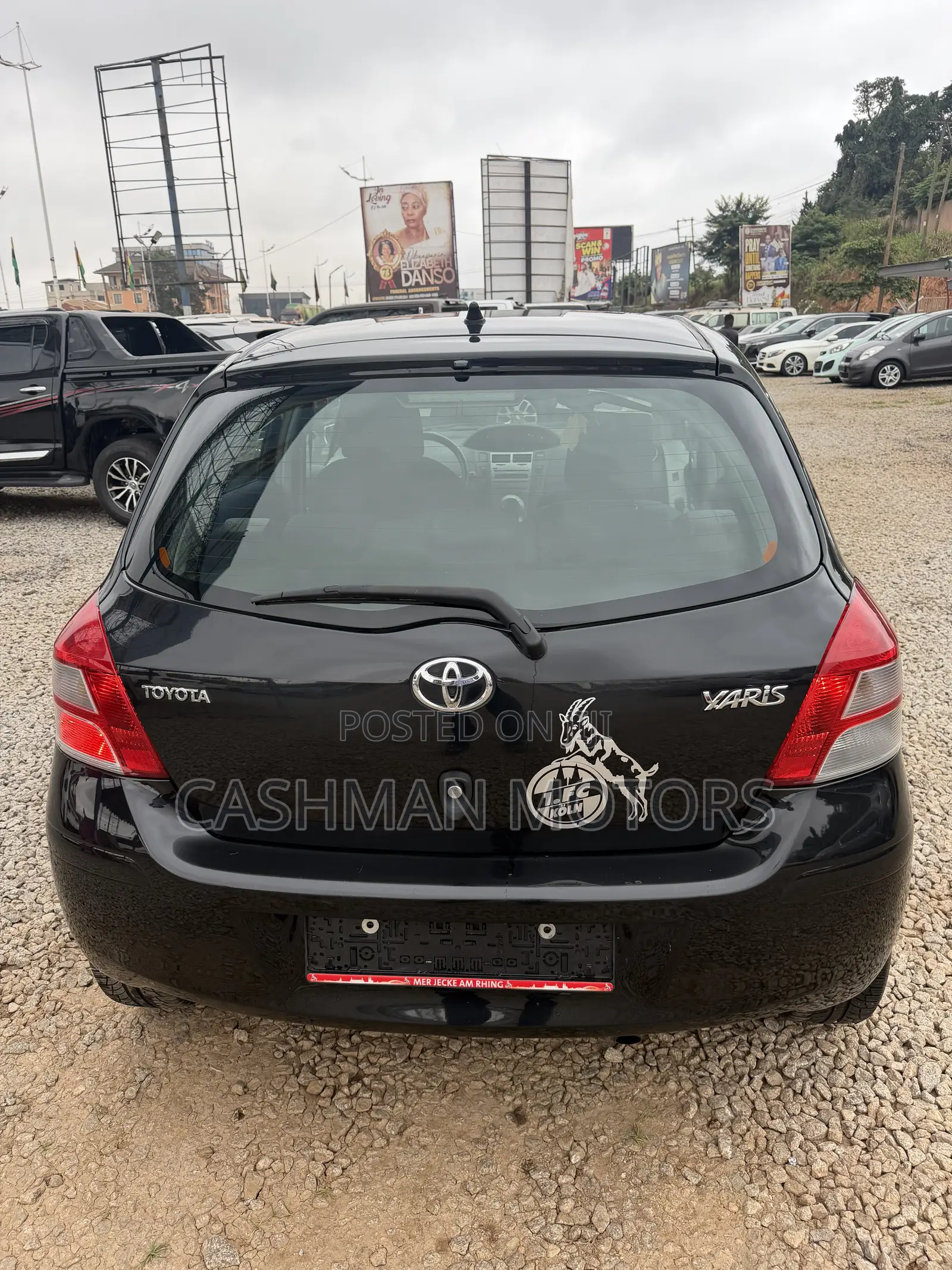 Toyota Yaris Base Hatchback 5dr 2010 Black