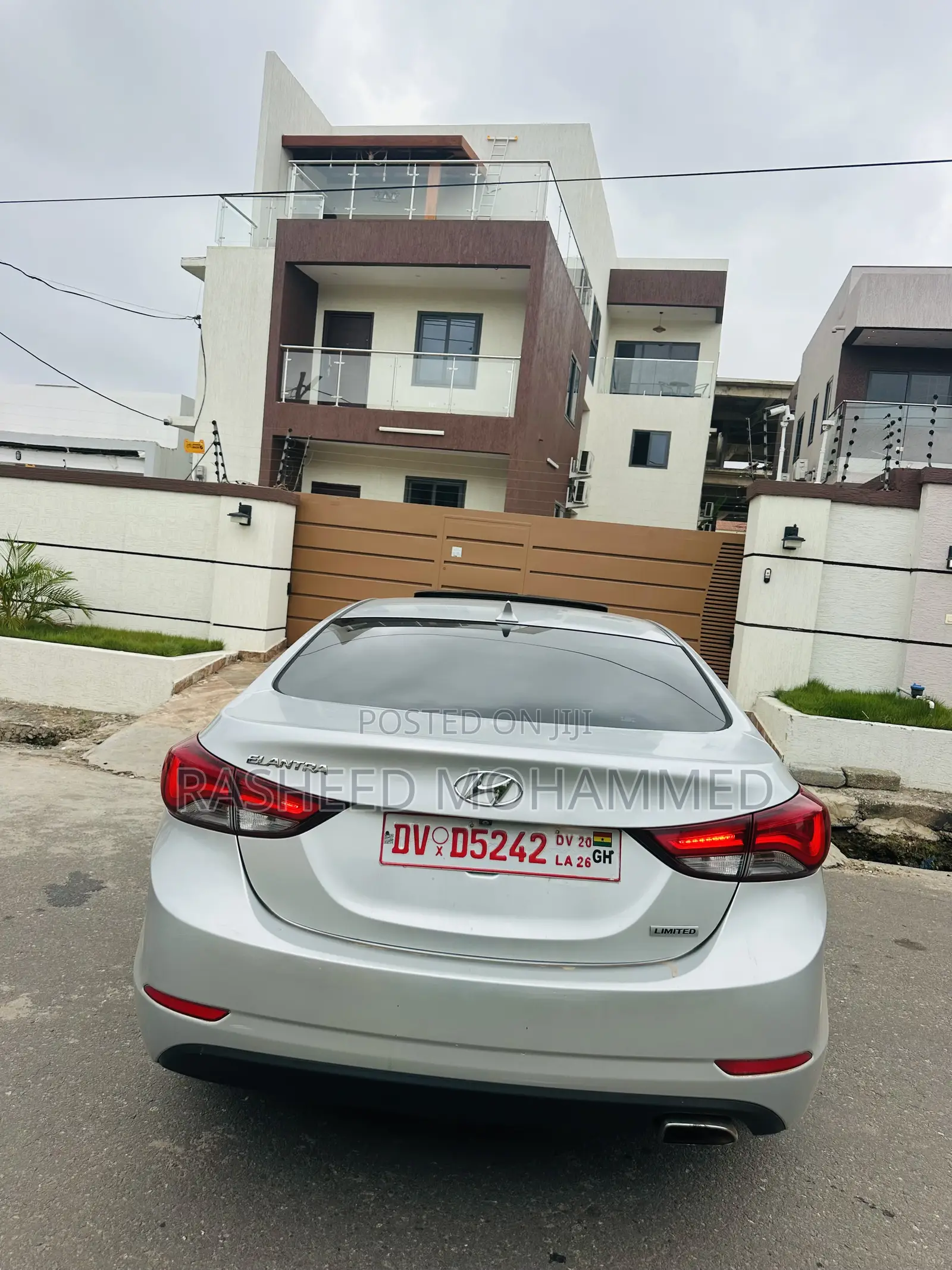 Hyundai Elantra Limited 4dr Sedan (1.8L 4cyl 6A) 2014 Silver