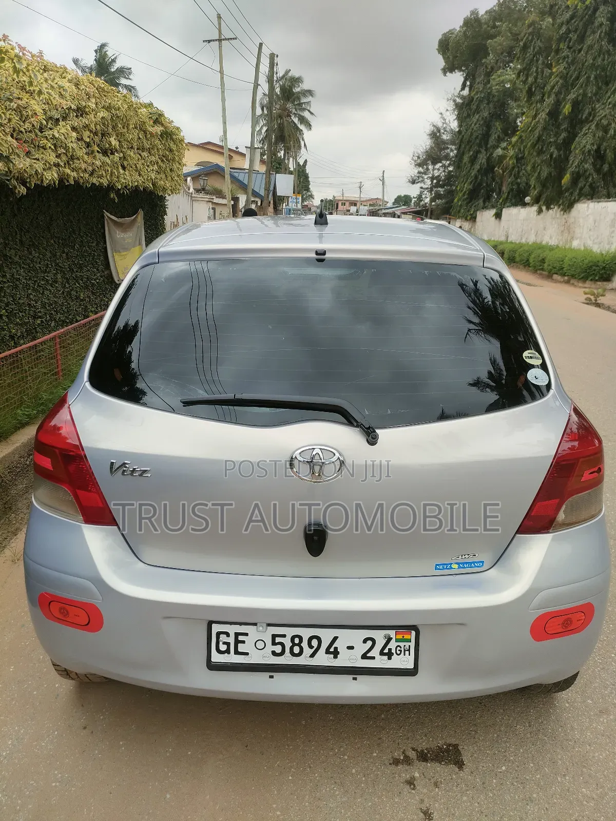 Toyota Vitz 1.3 FWD 5dr 2010 Silver