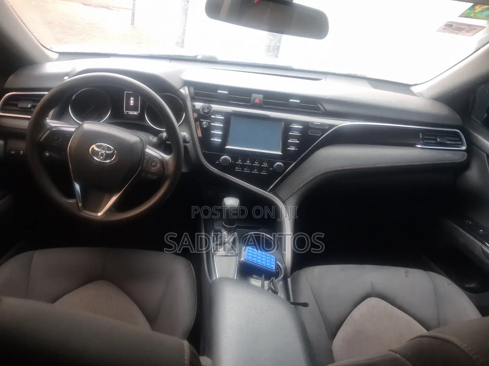 Toyota Camry 2018 Silver