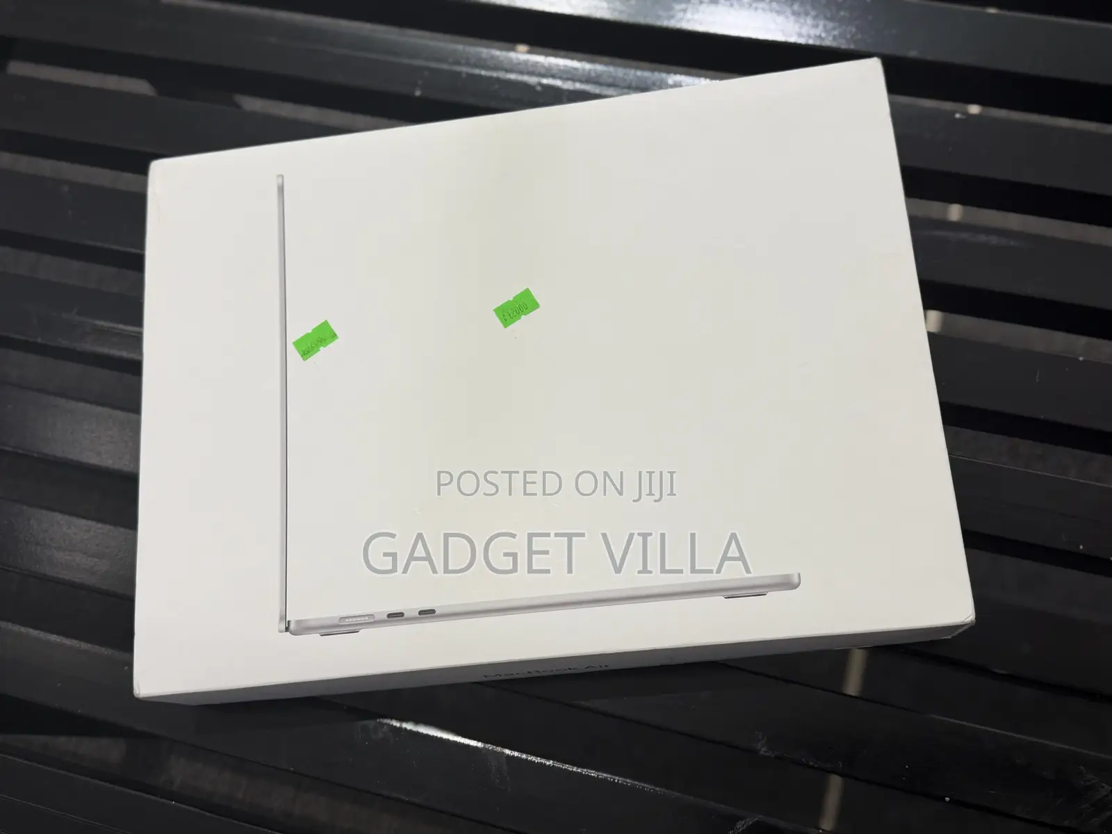 New Laptop Apple MacBook Air 2025 M4 16GB Apple M4 SSD 256GB