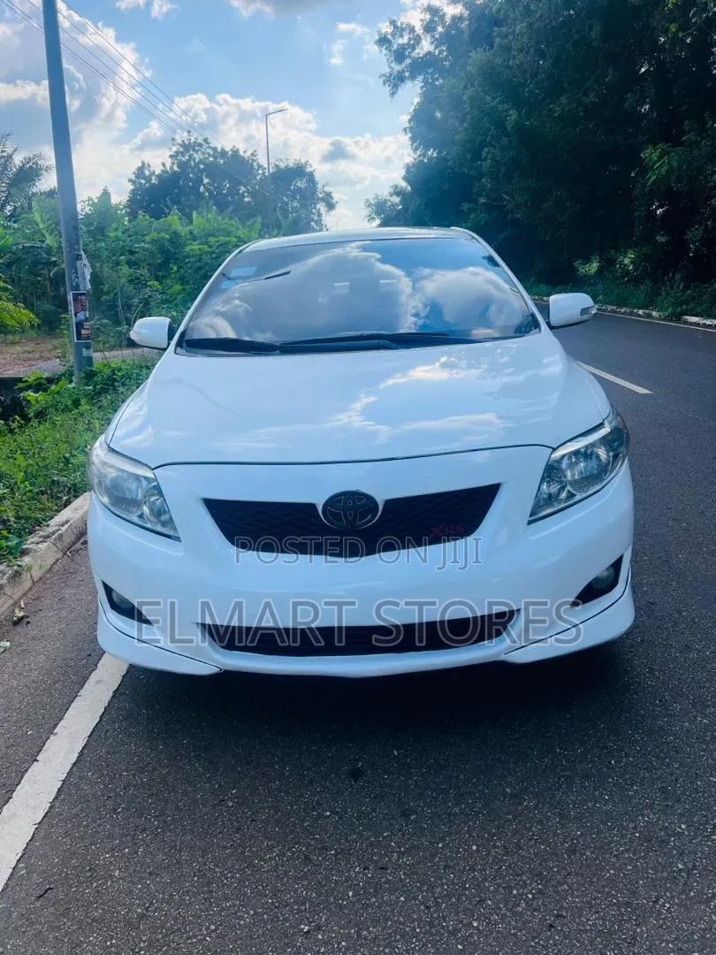 Toyota Corolla 2010 White