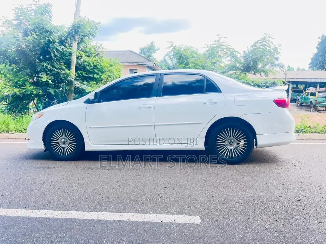Toyota Corolla 2010 White