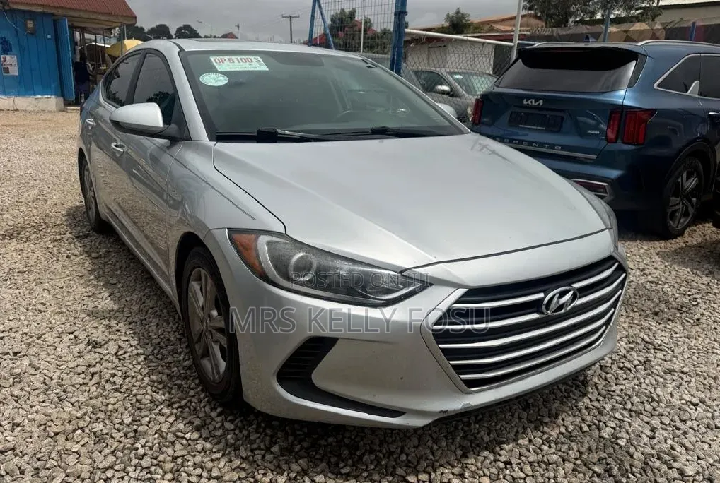Hyundai Elantra 2017 Silver