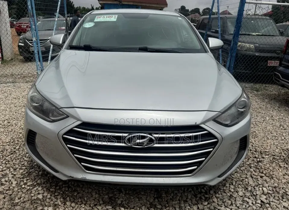 Hyundai Elantra 2017 Silver