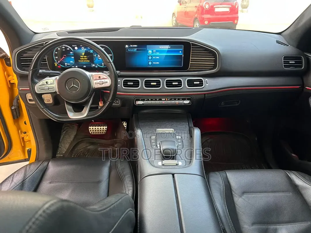 Mercedes-Benz GLE-Class 2022 Yellow