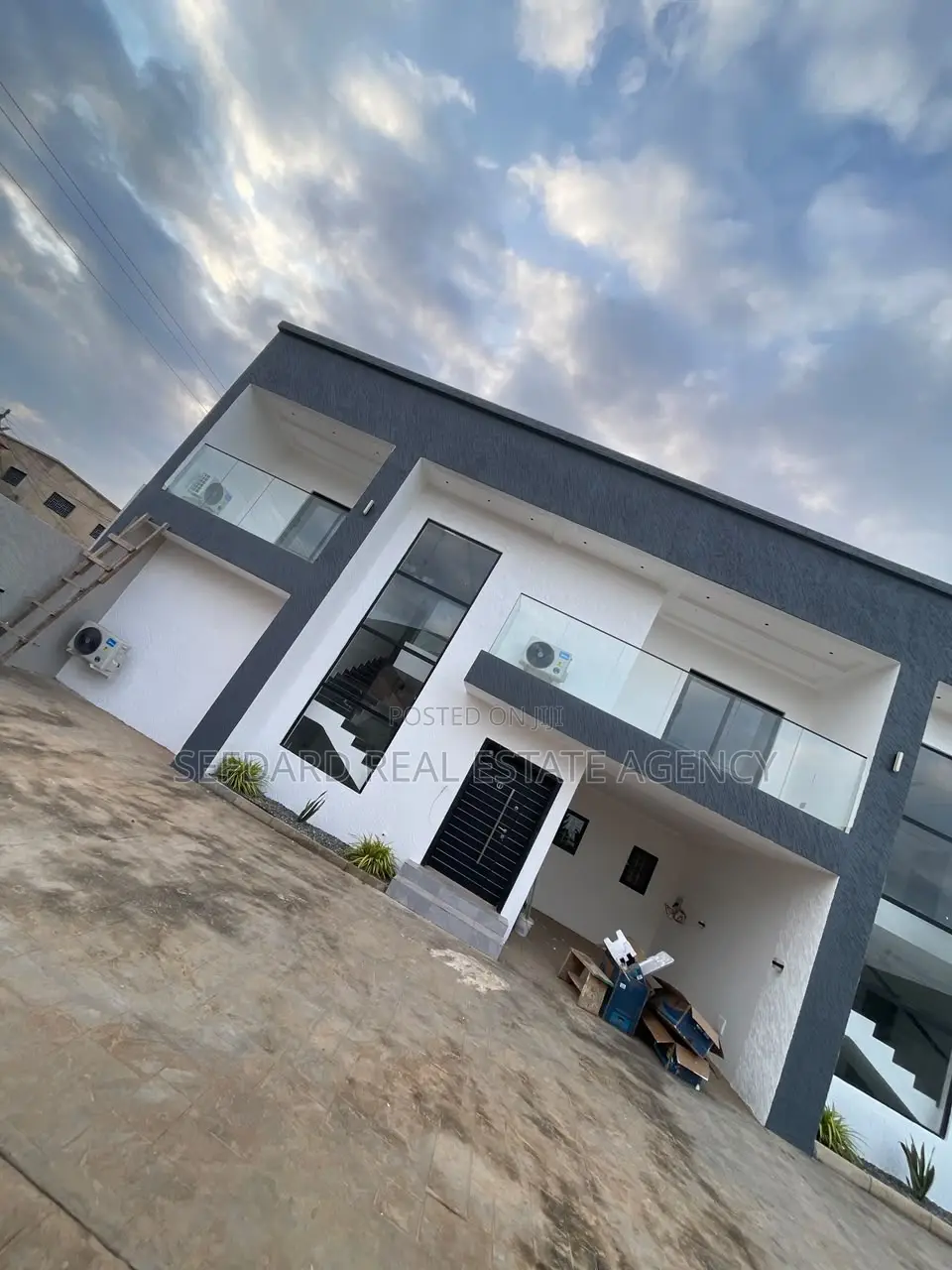 3bdrm Duplex in Sefdard Properties, Pokuase for rent