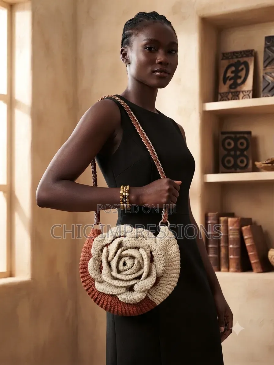 Curved Elegance Crochet Bag