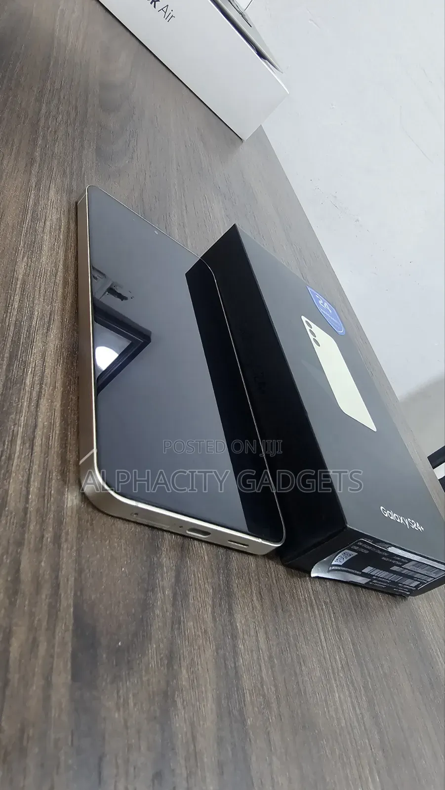 New Samsung Galaxy S24+ 512 GB Gold