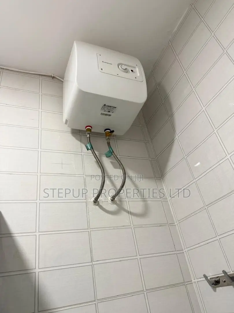 2bdrm Apartment in Ars, East Legon for rent