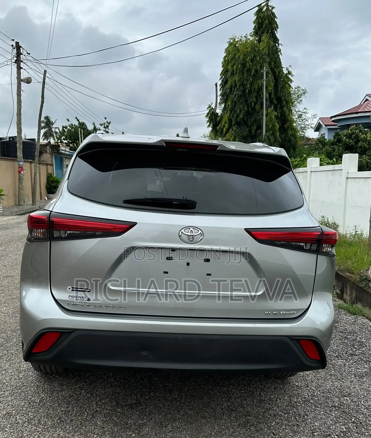 Toyota Highlander XLE 2021 Silver