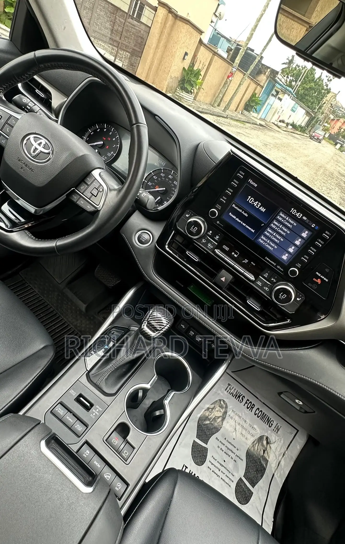 Toyota Highlander XLE 2021 Silver