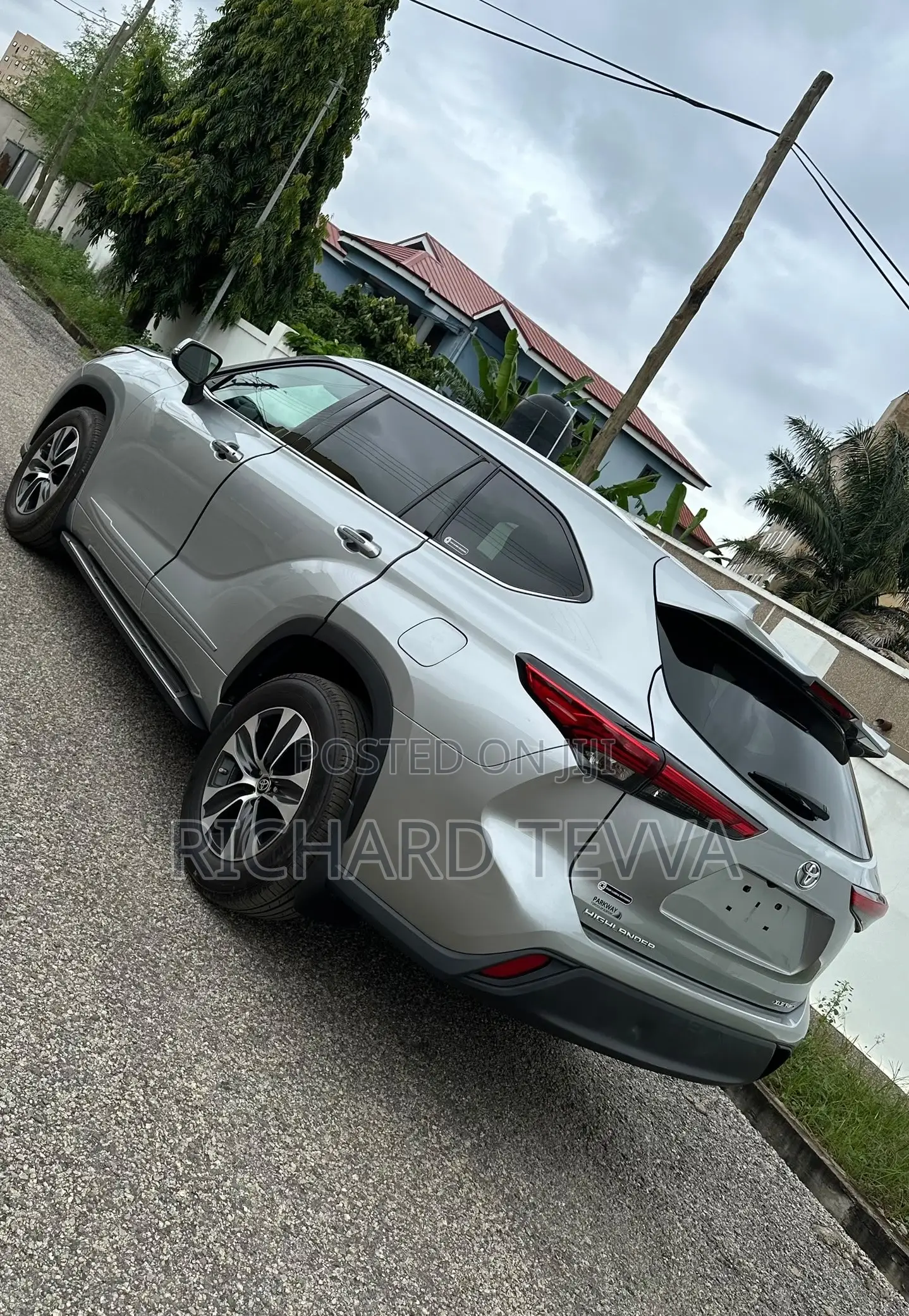 Toyota Highlander XLE 2021 Silver
