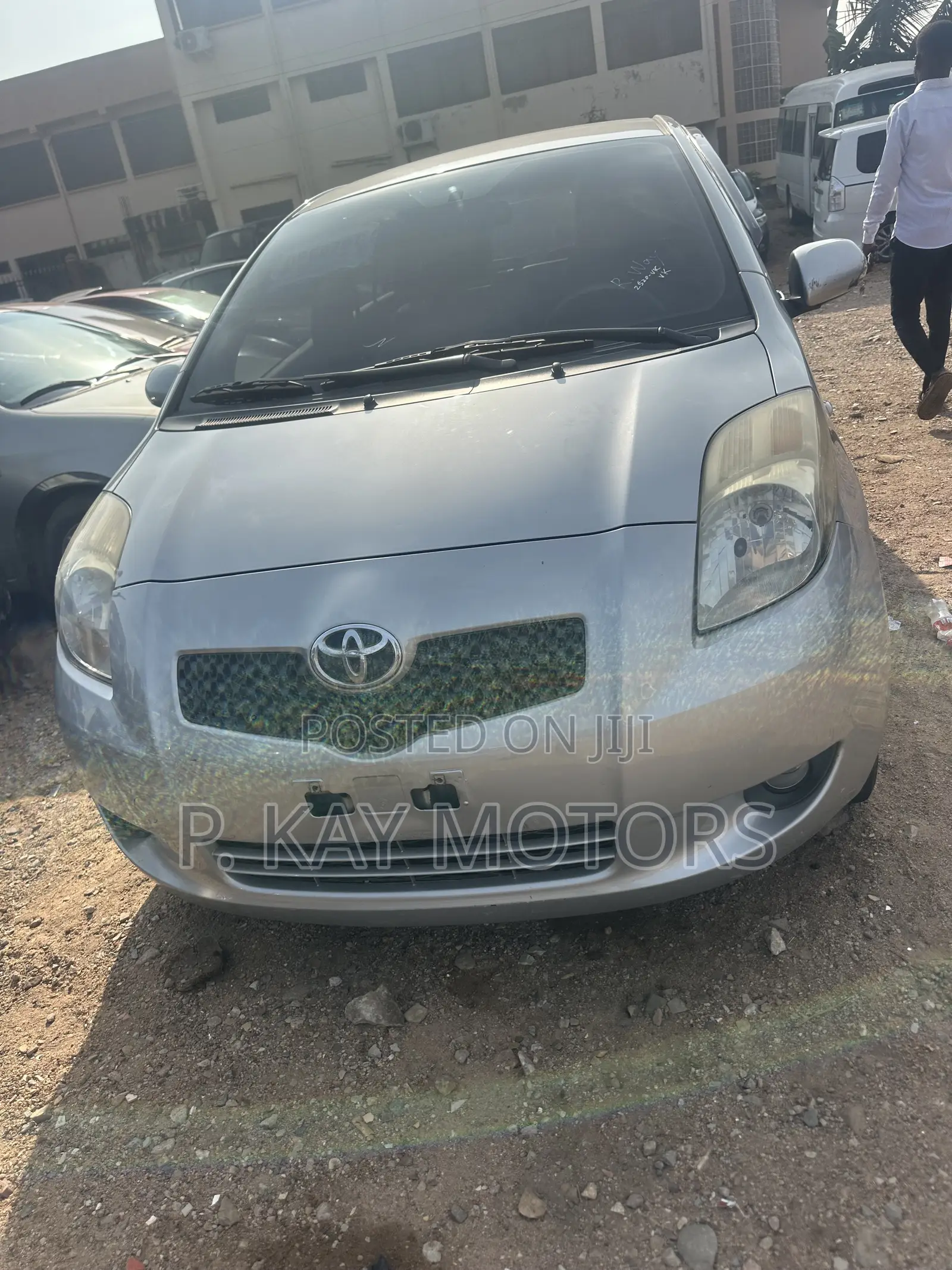 Toyota Yaris Base Hatchback 5dr 2010 Gray