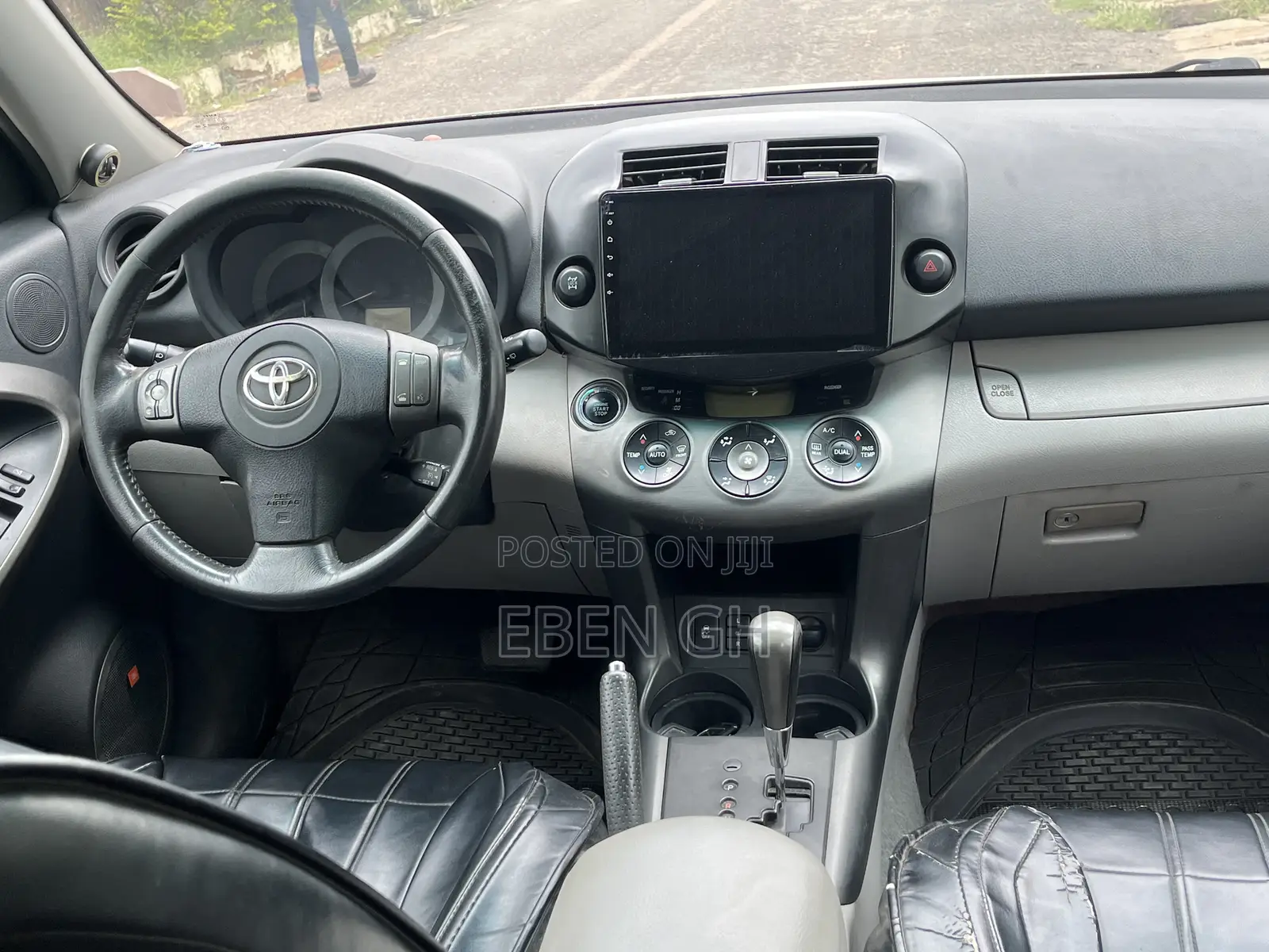 Toyota RAV4 2.5 Limited 2010 White