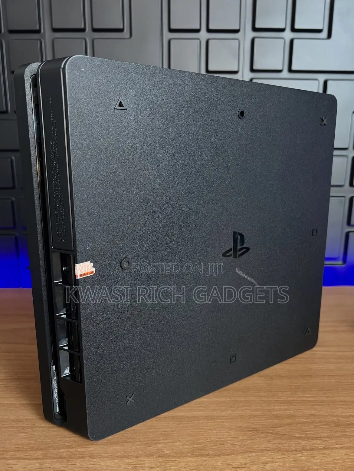 PS4 Slim + HDMI CABLE, One Pad and Power Cable