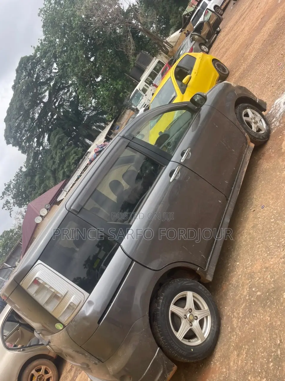 Toyota Sienta 2012 Gray