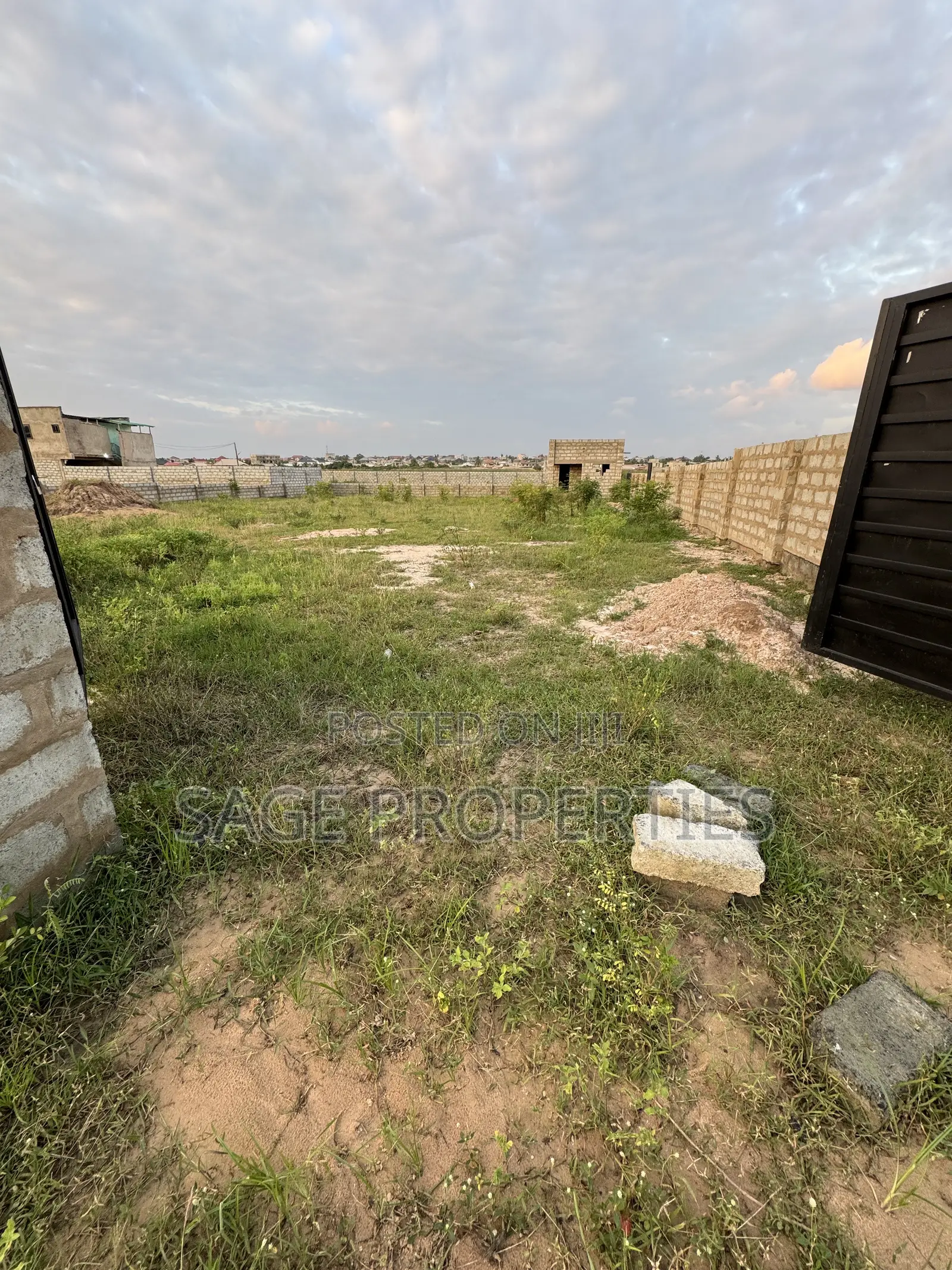 2 Plots Walled Land Around Montgomery Golf Resort