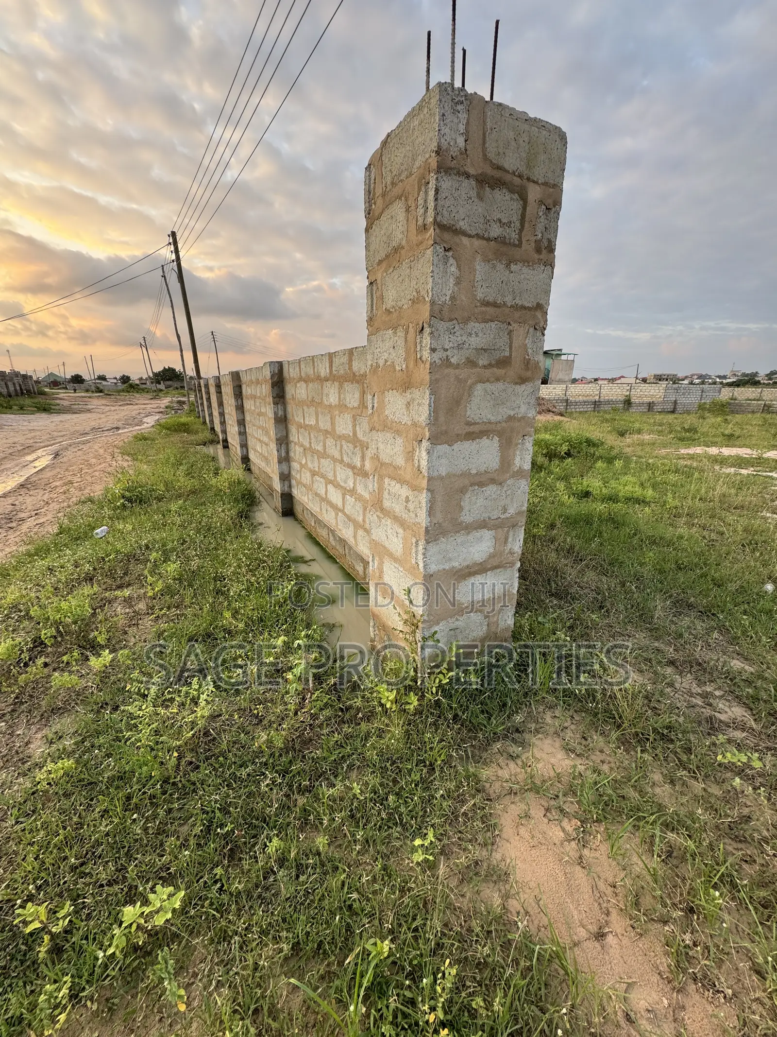 2 Plots Walled Land Around Montgomery Golf Resort