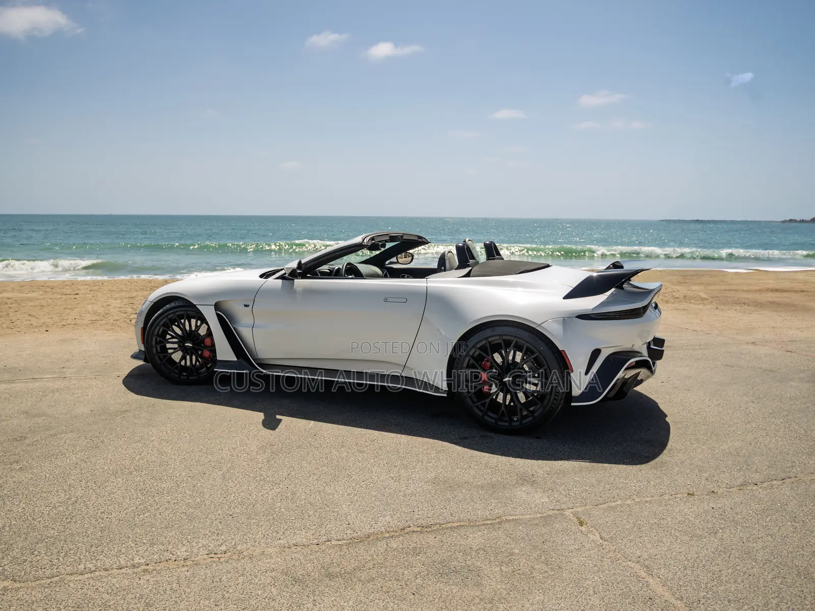 Aston Martin Vantage V12 Roadster 2023 White